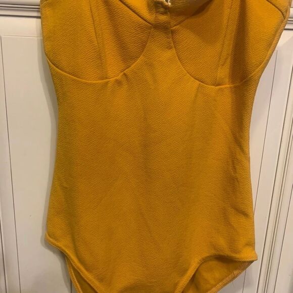 Boohoo Basic Spaghetti Strap Bodysuit Sz 4 - Picture 2 of 6